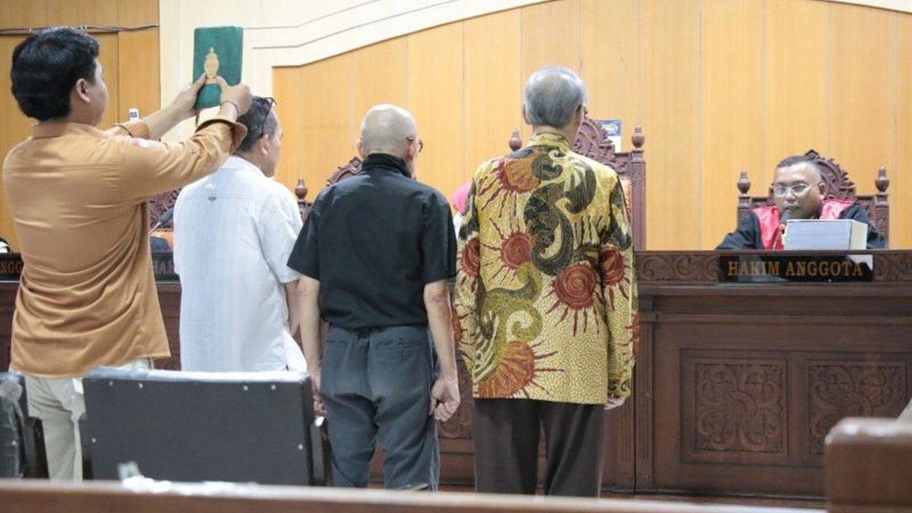 Ahli teknik bangunan menyatakan kerusakan shelter tsunami Lombok Utara kategori ringan, hanya 4,26 persen, dan masih bisa diperbaiki; fakta mengejutkan terungkap di persidangan korupsi proyek tersebut.