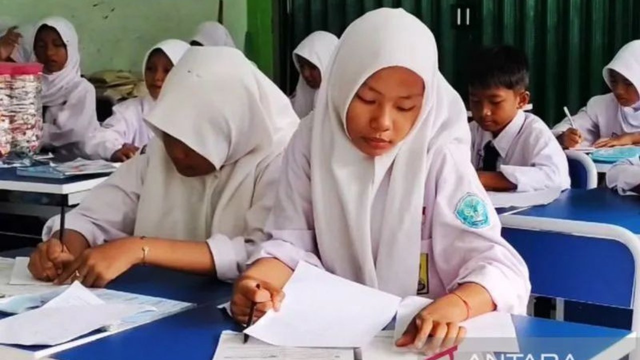 Ombudsman RI Perwakilan DIY membuka posko pengaduan untuk mengawasi dan mencegah kecurangan dalam Sistem Penerimaan Murid Baru (SPMB) 2025, menjamin kerahasiaan pelapor.