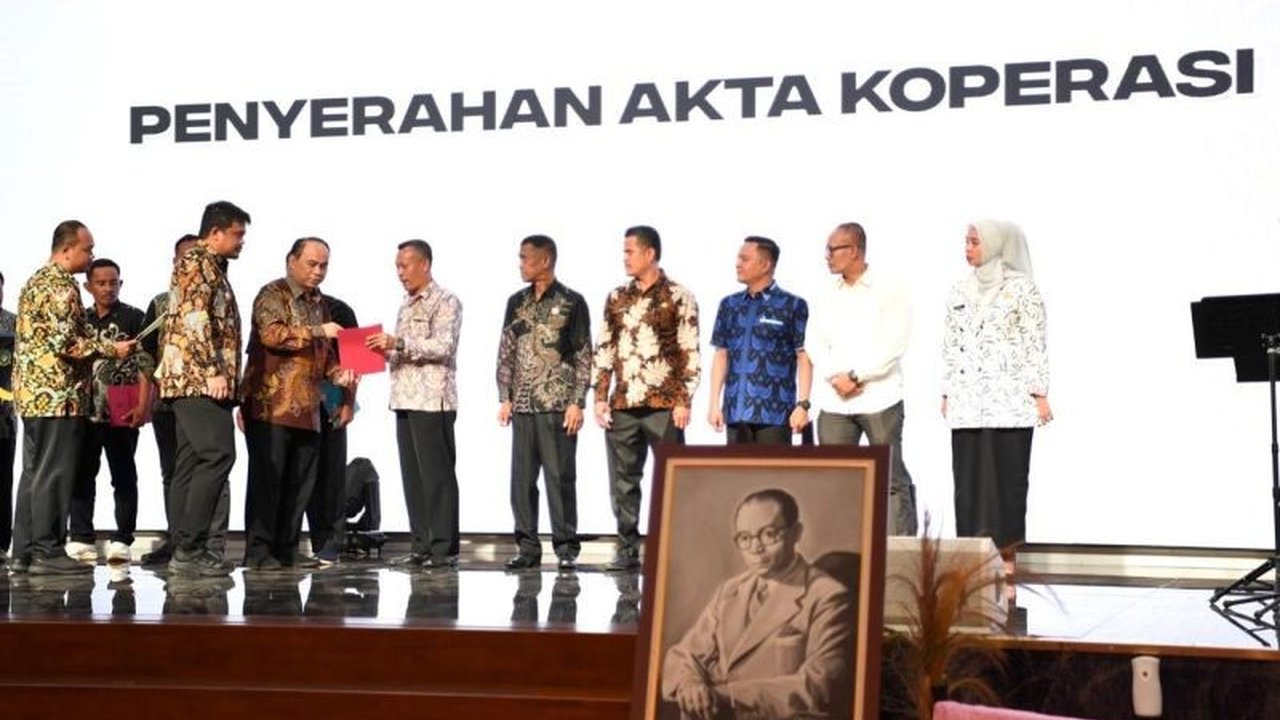 Kementerian Koperasi dan Pemprov Sumut berkolaborasi membentuk minimal 6.110 Koperasi Desa Merah Putih untuk mendorong perekonomian dan mengurangi kemiskinan di tingkat desa.