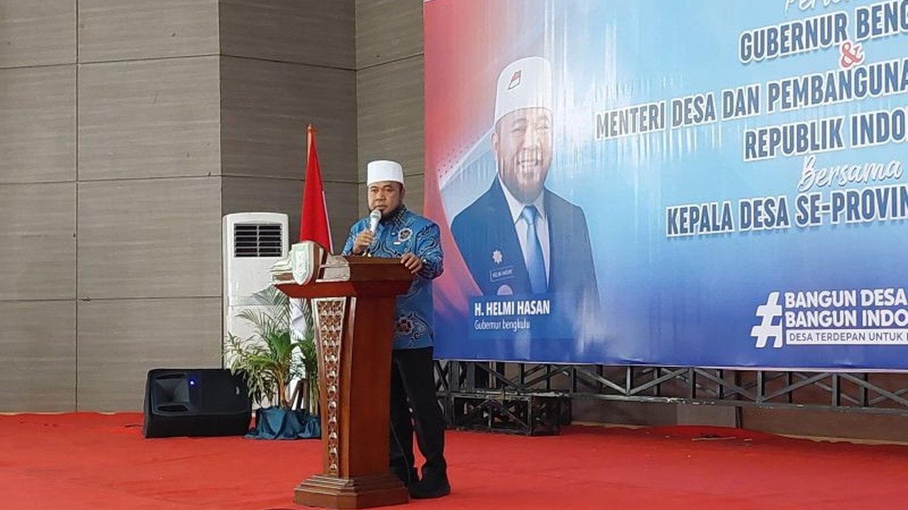 Gubernur Bengkulu, Helmi Hasan, memangkas anggaran publikasi pemerintah hingga puluhan miliar rupiah dan mengalihkannya ke sektor produktif, memanfaatkan media sosial untuk komunikasi langsung dengan masyarakat.
