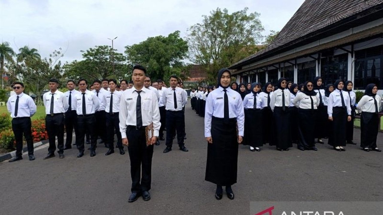 205 CPNS Kotim resmi dilantik, namun Bupati Halikinnor memberikan larangan mutasi selama minimal 7-8 tahun masa kerja.