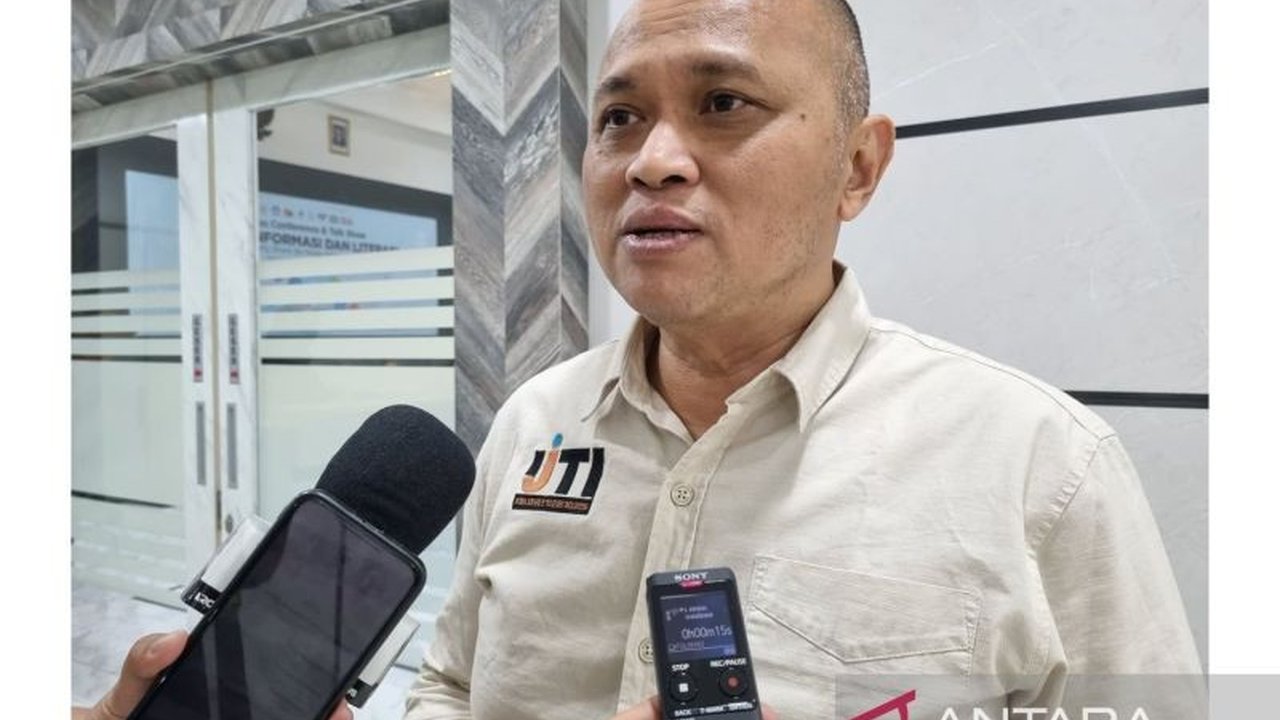 Ikatan Jurnalis Televisi Indonesia (IJTI) mengecam aksi teror pengiriman kepala babi ke kantor Tempo dan mendesak kepolisian untuk mengusut tuntas kasus tersebut demi melindungi keselamatan jurnalis dan kebebasan pers.