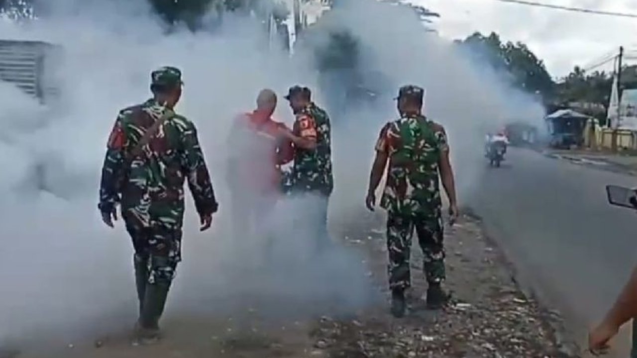Dinas Kesehatan Situbondo laporkan penurunan kasus demam berdarah dengue (DBD) hingga April 2025, namun tetap imbau masyarakat untuk waspada dan melakukan pencegahan.