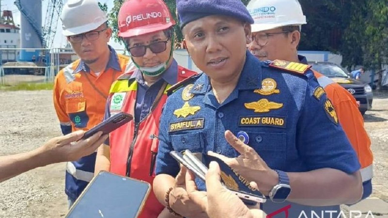 Kepala KSOP Kelas IV Pangkalbalam memastikan pendangkalan alur pelayaran tidak mengganggu aktivitas kapal di Pelabuhan Pangkalbalam, kendati antrean kapal terlihat, namun itu disebabkan sistem online inaportnet.