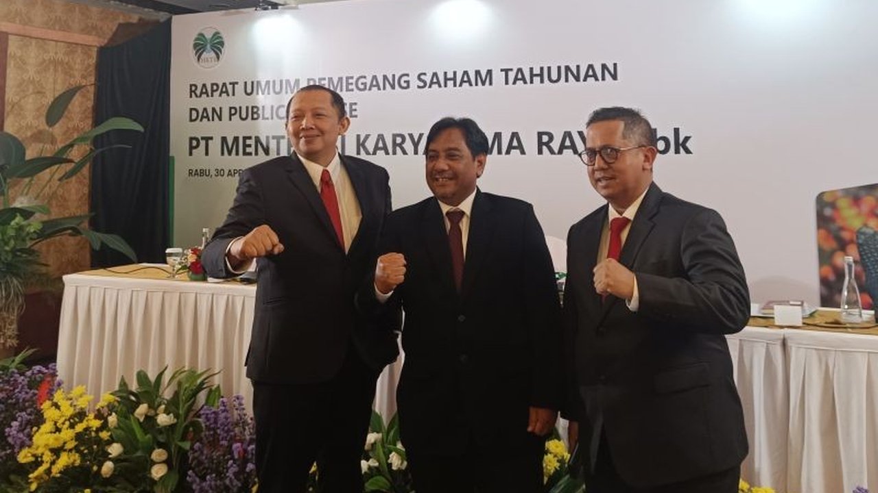 PT Menthobi Karyatama Raya Tbk (MKTR) berhasil membukukan pendapatan Rp1 triliun di tahun 2024, didorong kenaikan harga CPO dan PK serta peningkatan produksi, sekaligus menjalankan strategi inovasi dan ekspansi agribisnis berkelanjutan.