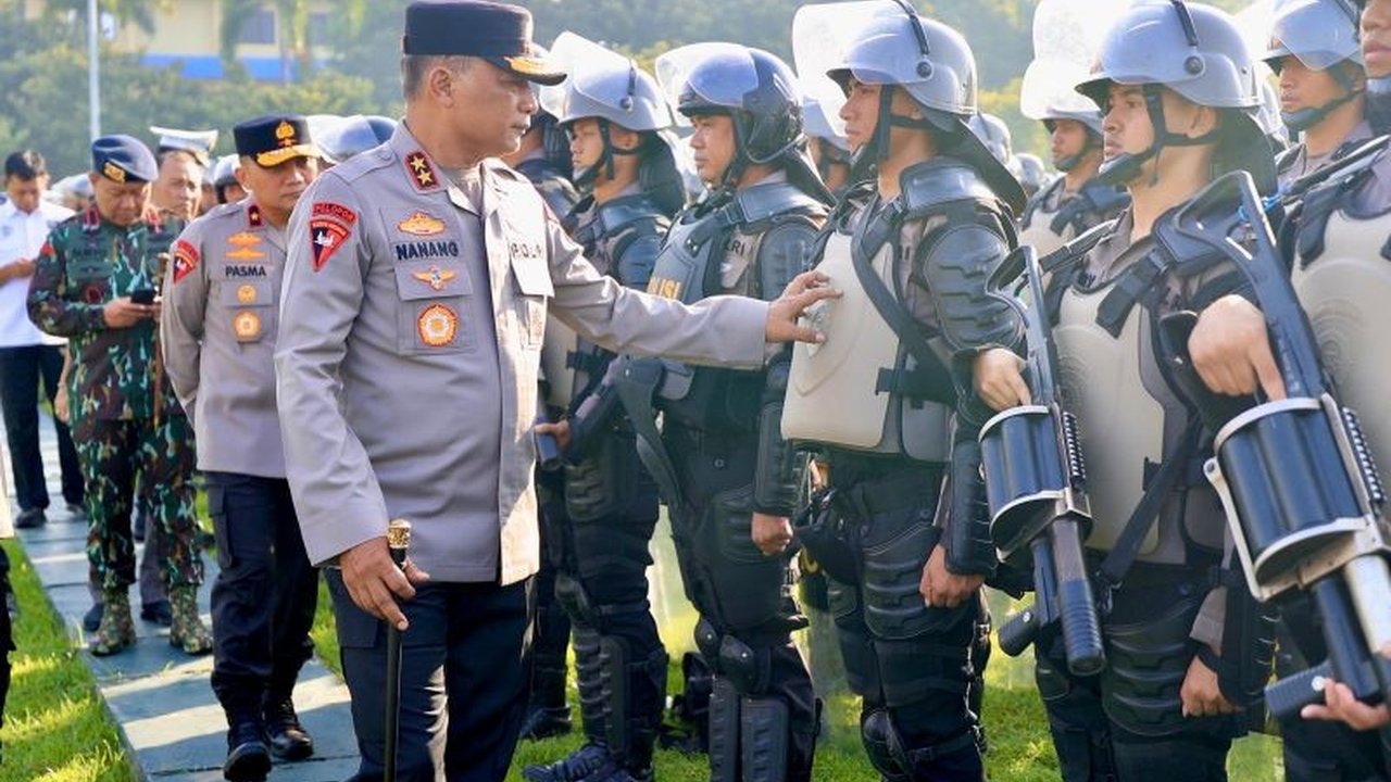 Sebanyak 3.736 personel gabungan dikerahkan Polda Jatim untuk mengamankan peringatan May Day 2025 di Surabaya, guna mencegah potensi kericuhan dan memastikan acara berlangsung aman dan tertib.
