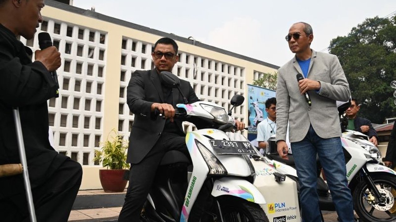 PLN Indonesia Power memberdayakan penyandang disabilitas di Garut melalui pelatihan konversi motor listrik, menciptakan ekosistem EV ramah lingkungan dan meningkatkan kemandirian ekonomi.
