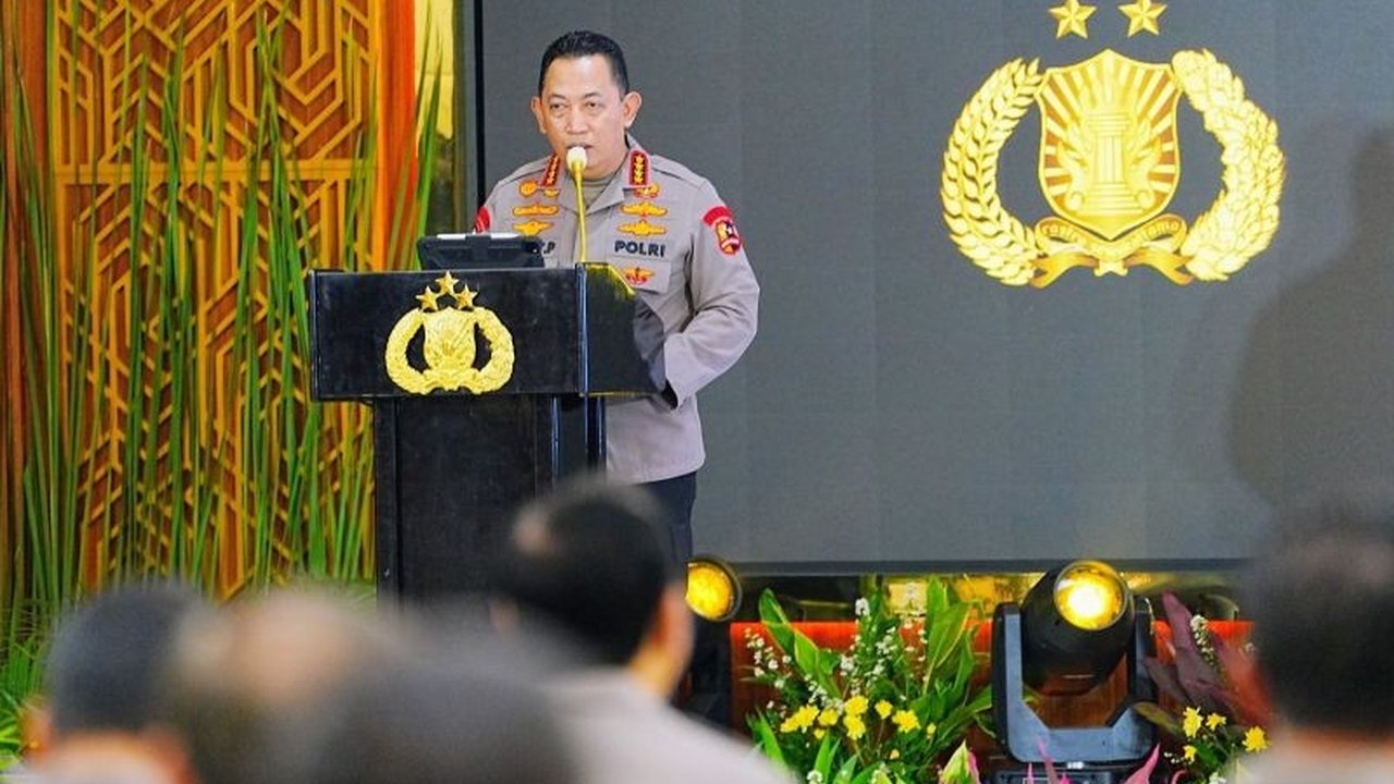 Kapolri Jenderal Listyo Sigit Prabowo membuka Rakernis gabungan seluruh divisi Mabes Polri, meresmikan renovasi Gedung Humas Polri, dan menerima cetak biru strategis Humas Polri hingga 20 tahun mendatang.