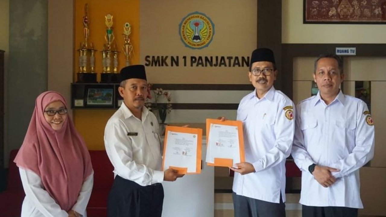 Bawaslu Kulon Progo gandeng SMK Negeri 1 Panjatan untuk gencarkan pendidikan politik dan pemilih kepada pelajar, demi suksesnya Pemilu 2029.