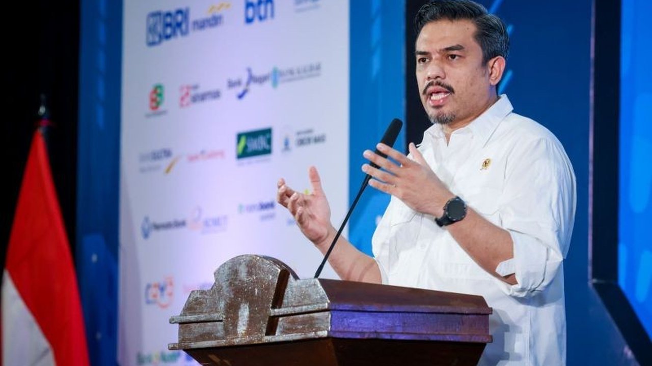 Pemerintah Indonesia berencana membentuk satgas untuk memberantas peredaran barang palsu dan melindungi usaha kecil menengah dalam negeri, menanggapi laporan maraknya barang tiruan di Mangga Dua.