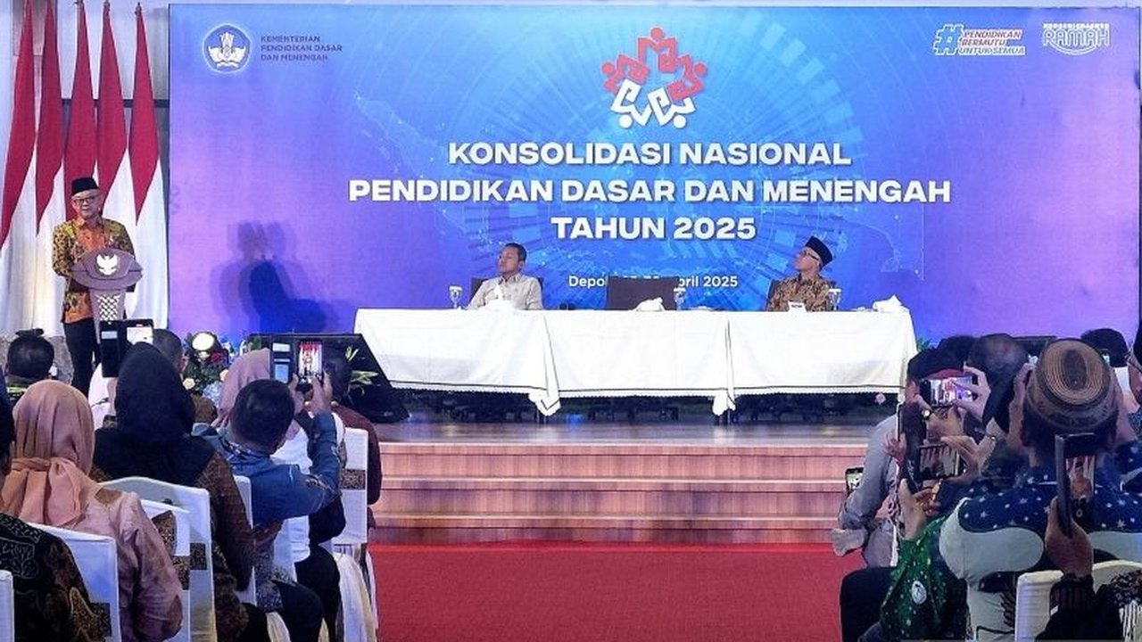 Mendikbudristek menutup Konsolidasi Nasional Dikdasmen 2025, menekankan kesiapan pelaksanaan SPMB 2025 sebagai ujian layanan pendidikan yang bermutu dan berkeadilan bagi seluruh anak Indonesia.