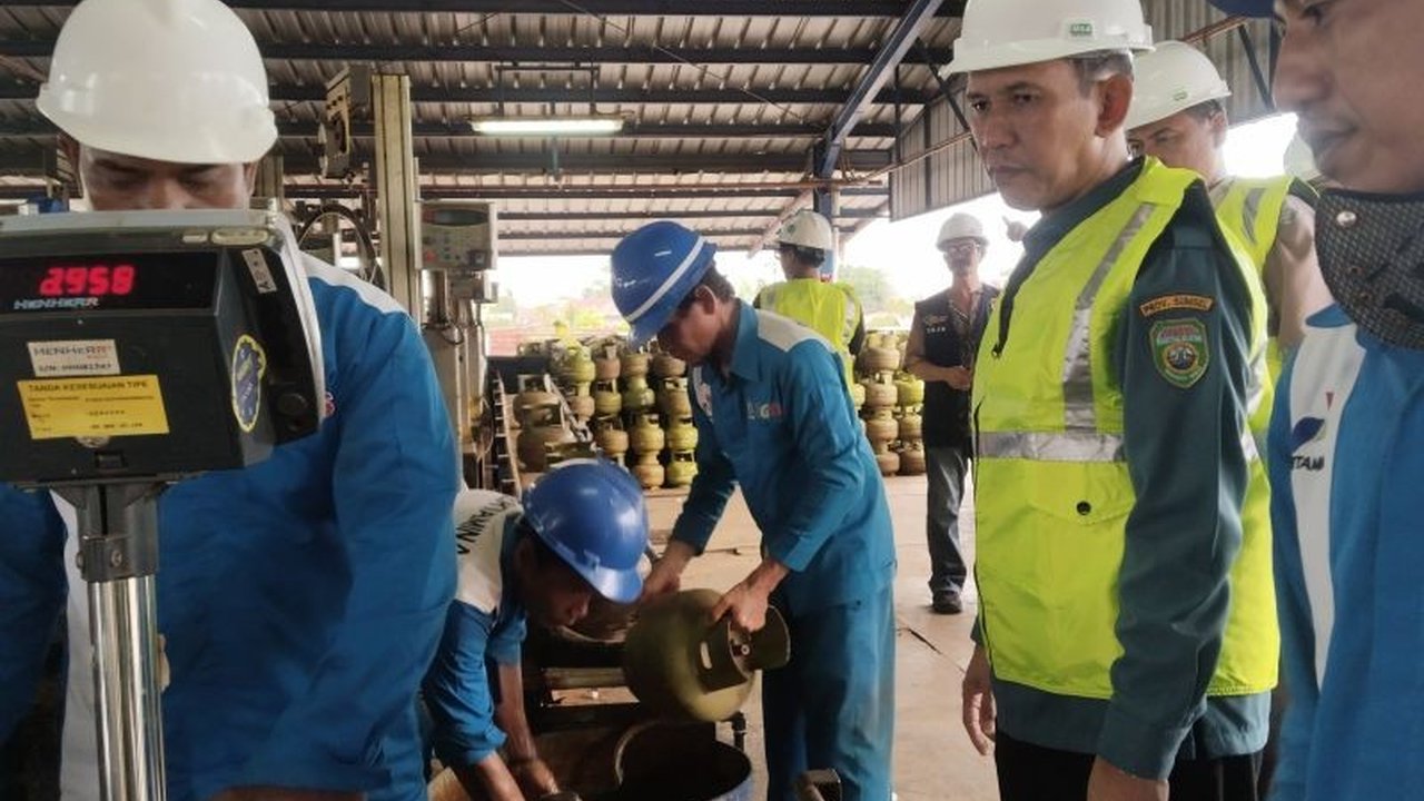 Dinas Perdagangan Sumsel membentuk tim pengawas untuk memastikan penyaluran elpiji 3 kg tepat sasaran dan harga jual sesuai HET, sekaligus mencegah penyelewengan distribusi.