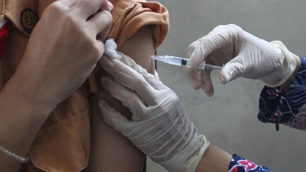 Majelis Ulama Indonesia (MUI) menyatakan imunisasi sesuai ajaran Islam, mendukung terciptanya generasi sehat dan kuat untuk menyambut Indonesia Emas 2045.