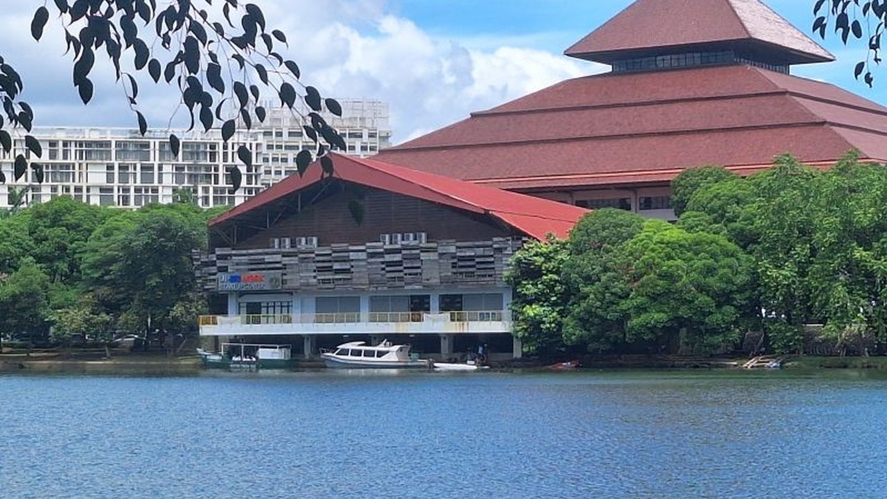 Universitas Indonesia (UI) mempertahankan posisinya sebagai universitas terbaik di Indonesia untuk ketujuh kalinya dalam THE Asia University Rankings 2025, sekaligus menunjukkan peningkatan kualitas riset dan pendidikan.
