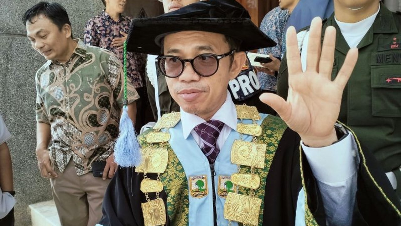 Rektor Unand, Efa Yonnedi, mendorong peneliti Indonesia, khususnya di Unand, untuk memprioritaskan riset lintas sektor guna mengatasi kompleksitas permasalahan nasional seperti konflik agraria dan menarik investasi.