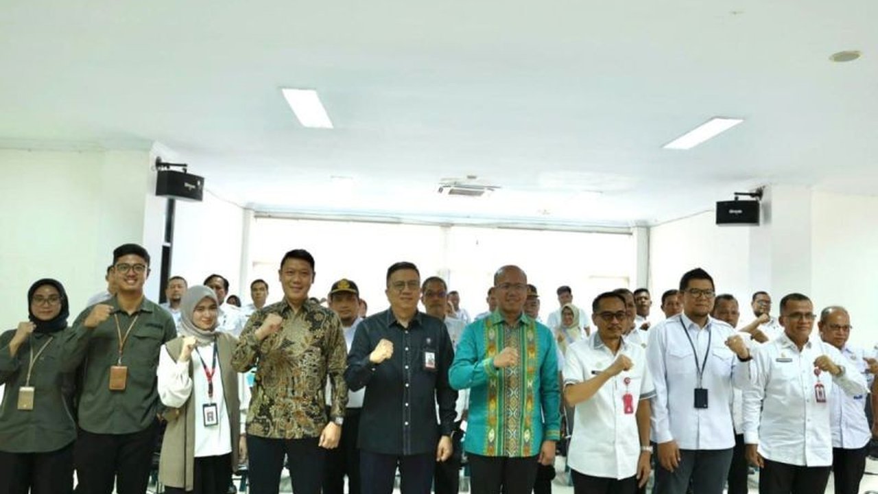 Otoritas Jasa Keuangan (OJK) Sumut bersama Pemkab Padang Lawas Utara (Paluta) sukses selenggarakan edukasi keuangan bagi ASN untuk mencegah praktik keuangan ilegal dan mendorong pengelolaan keuangan yang cerdas.