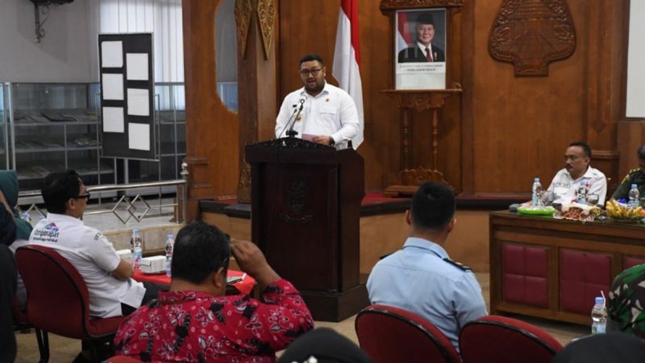 Wabup Purbalingga tegaskan pentingnya transparansi dan akuntabilitas dalam SPMB 2025 untuk memastikan akses pendidikan yang adil bagi seluruh siswa.