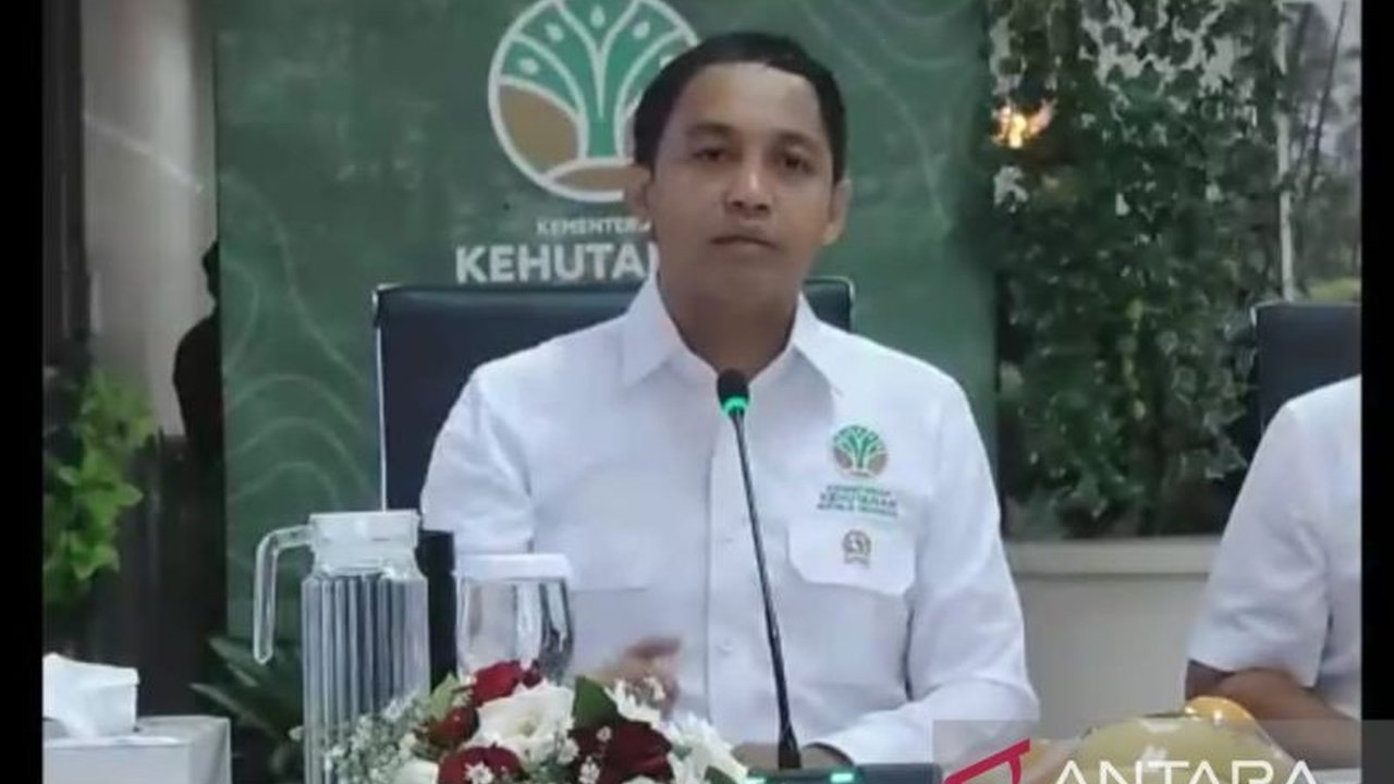Menteri Kehutanan mendorong peningkatan kelas Kelompok Usaha Perhutanan Sosial (KUPS) untuk menyejahterakan masyarakat dan menjaga kelestarian hutan.
