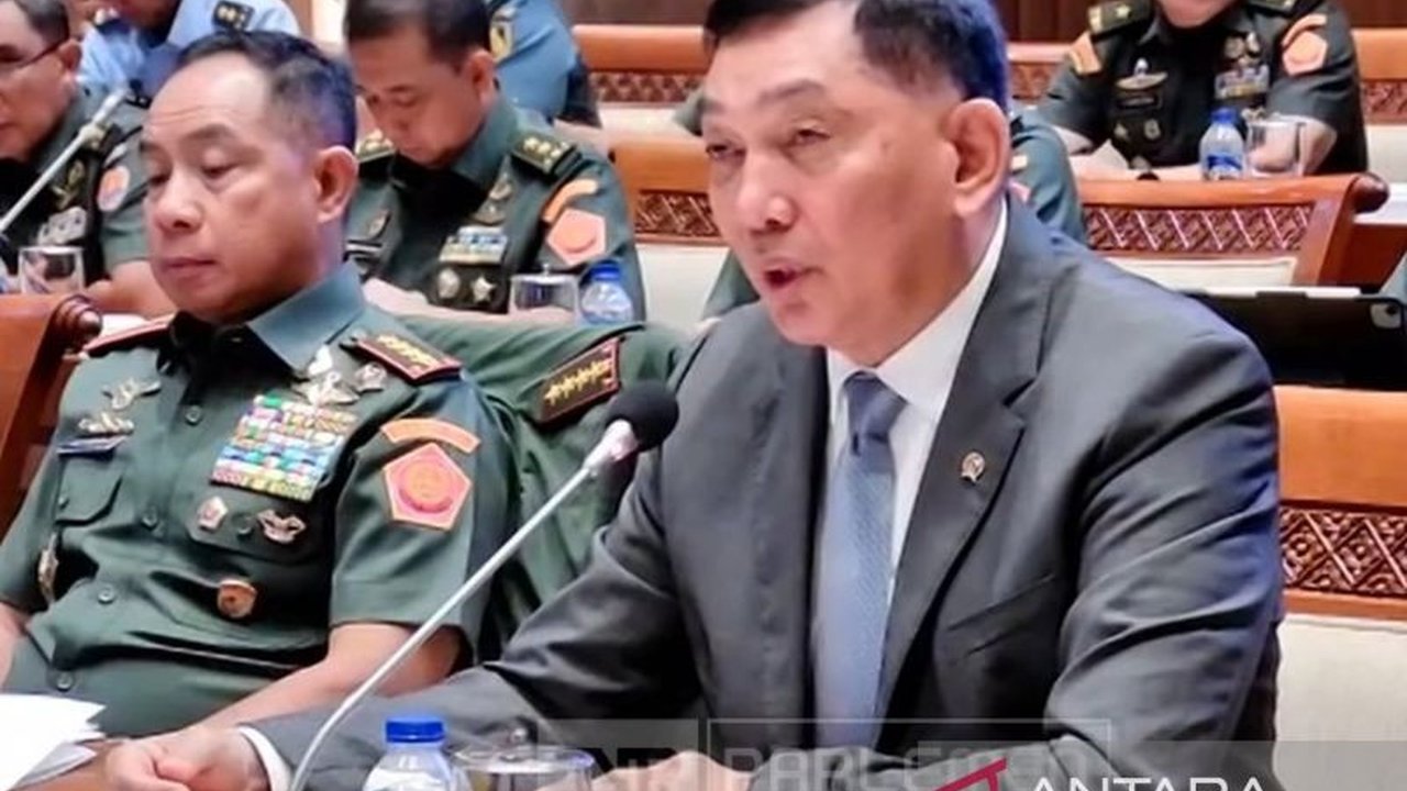 Menhan Sjafrie Sjamsoeddin mengusulkan kenaikan 75 persen tunjangan operasional TNI untuk meningkatkan kesejahteraan prajurit, khususnya di daerah operasi dan Papua.