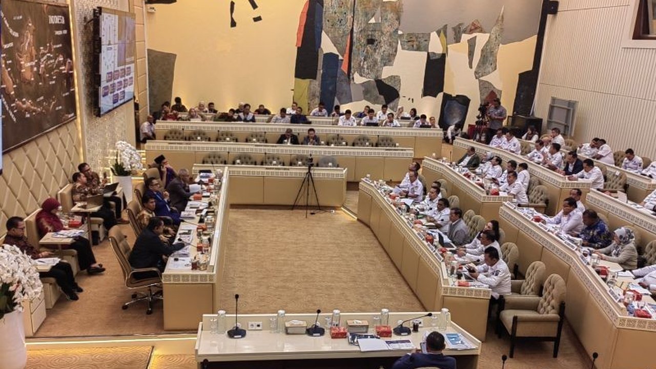 DPR Awasi Dana Transfer Pusat ke Daerah, Rapat dengan 13 Gubernur Digelar