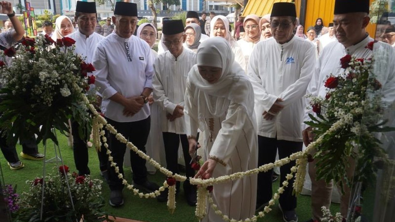 Gubernur Jawa Timur meresmikan Al-Akbar Tourism Center (ATC) di Masjid Nasional Al-Akbar Surabaya, fasilitas baru yang memadukan wisata religi, edukasi, dan budaya.