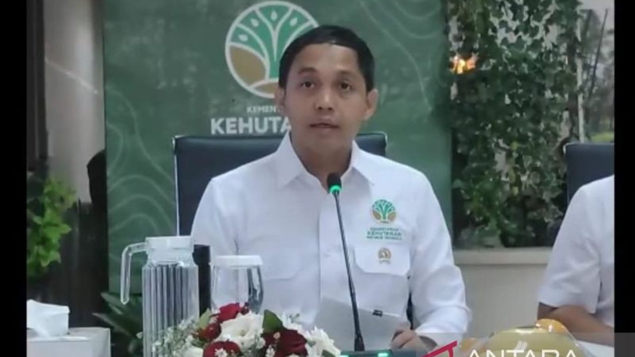 Menteri Kehutanan (Menhut) meminta pendamping perhutanan sosial untuk terus belajar dan memberikan masukan dari lapangan agar implementasi program pengelolaan hutan lestari ini berjalan sukses.