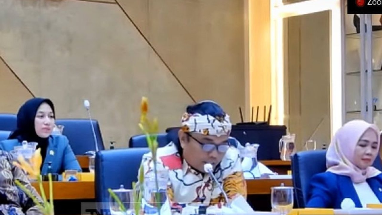 Anggota Komisi IX DPR mengusulkan penghargaan dan hukuman bagi daerah terkait pelaksanaan Program Genting untuk percepatan penurunan stunting di Indonesia.