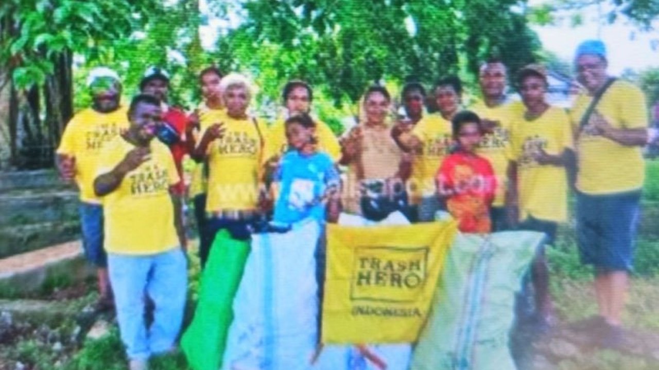 Dinas Lingkungan Hidup Biak Numfor gencar mengedukasi warga untuk mendaur ulang sampah agar bernilai ekonomis, mengurangi limbah, dan menciptakan lingkungan bersih.