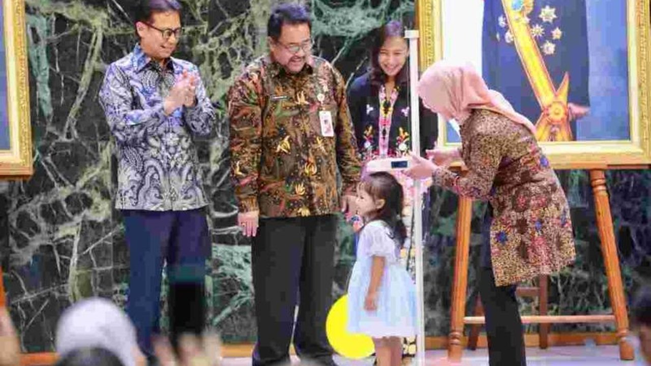 Menteri Kesehatan Budi Gunadi Sadikin meminta Pemprov DKI Jakarta perluas edukasi kesehatan sampai ke ibu rumah tangga untuk tingkatkan kesehatan keluarga.