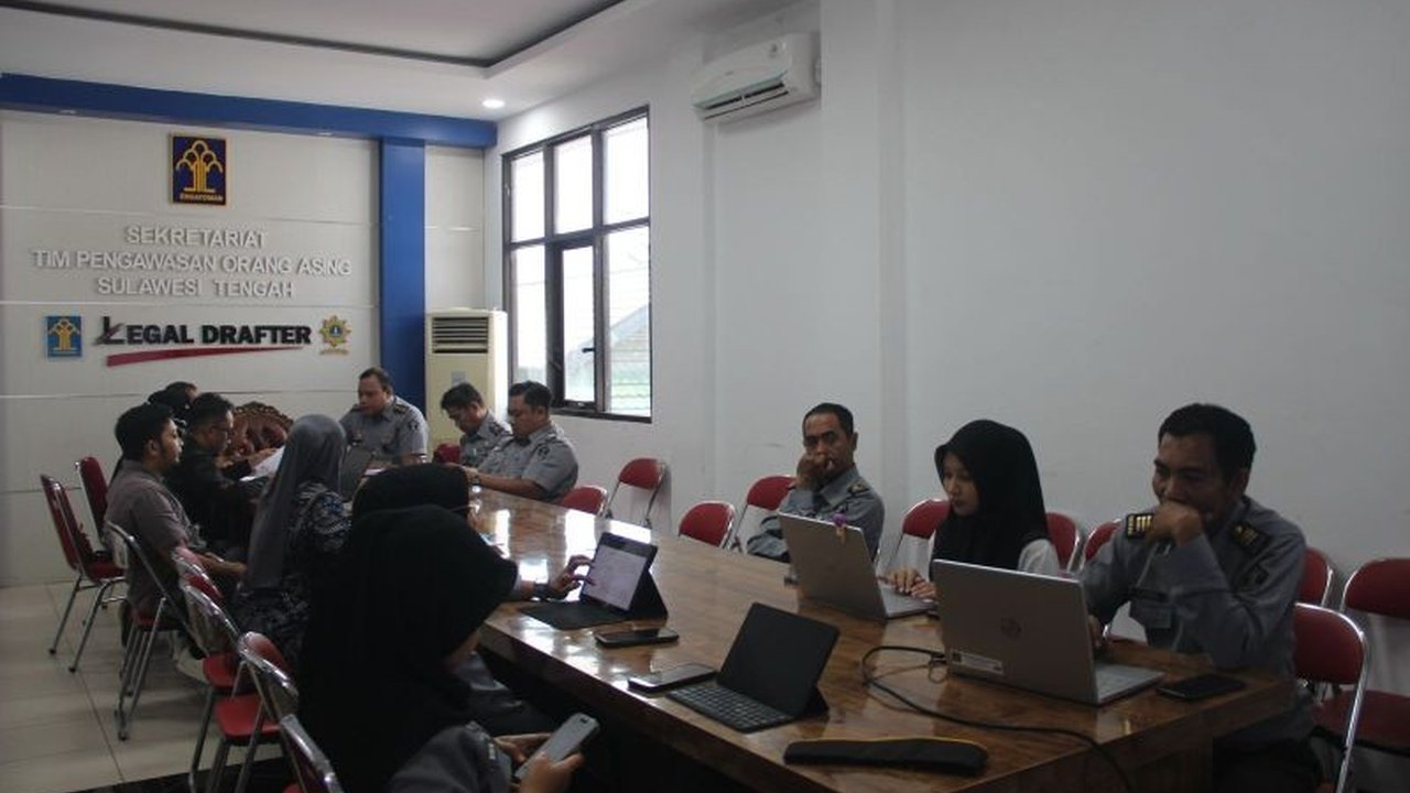 Kemenkumham Sulteng fasilitasi harmonisasi empat Ranperkada Banggai Laut untuk menciptakan produk hukum daerah yang berkualitas, selaras dengan hukum nasional, dan bermanfaat bagi masyarakat.