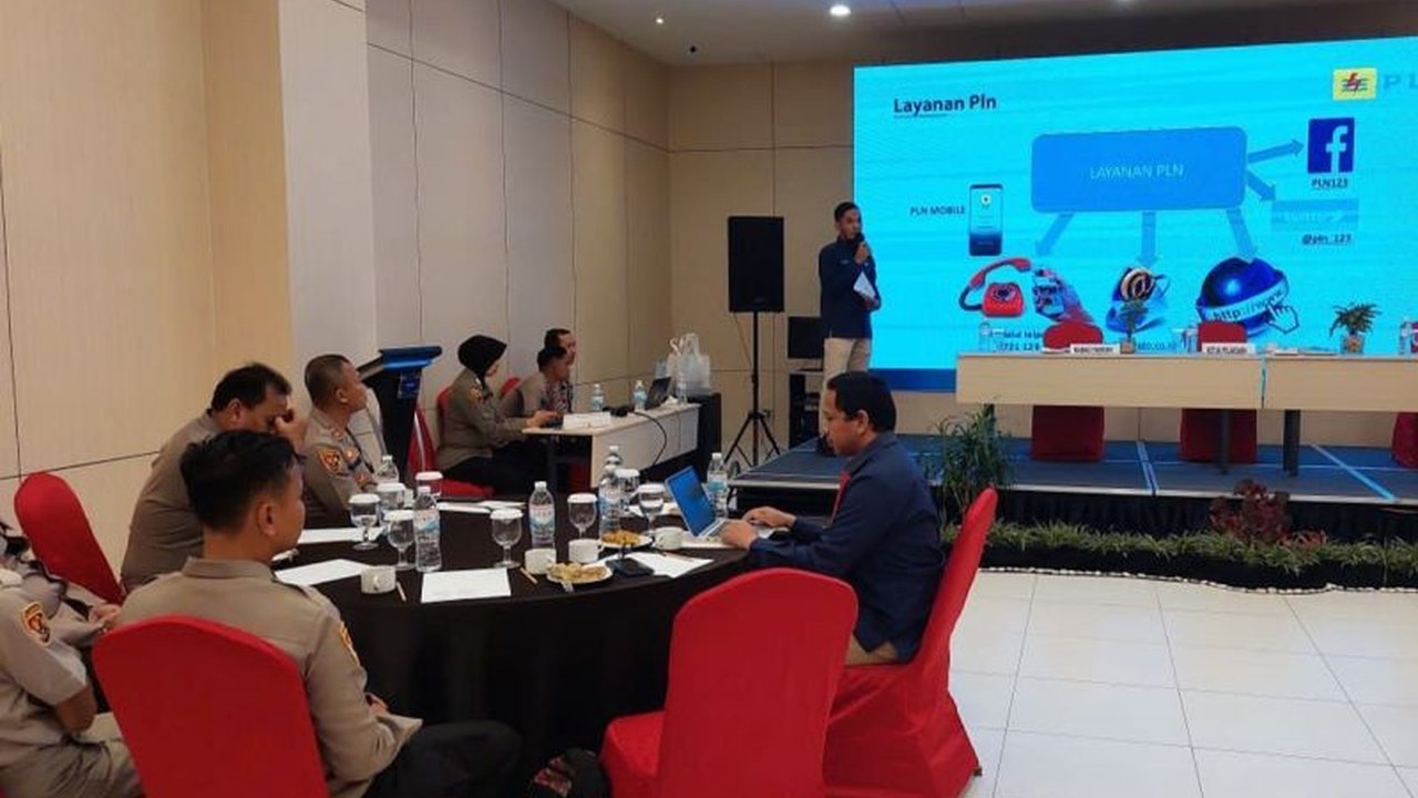 Polda Lampung dan PLN UID Lampung berkolaborasi meningkatkan pengetahuan personel kepolisian tentang keselamatan dan instalasi listrik untuk mendukung tugas kepolisian yang lebih optimal.
