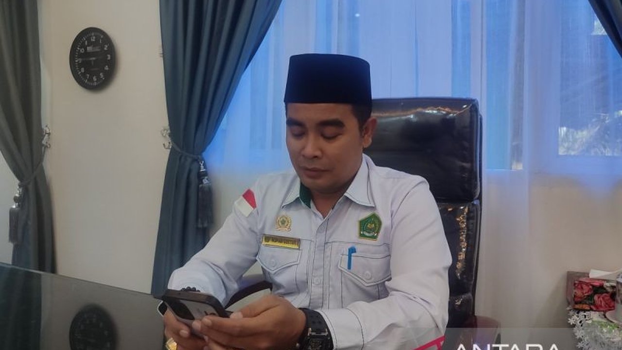 Kemenag Kota Bengkulu mengumumkan perubahan jadwal pengumpulan koper calon jamaah haji tahun 2025, yang akan dikumpulkan bersamaan dengan keberangkatan jemaah pada 3-6 Mei 2025.