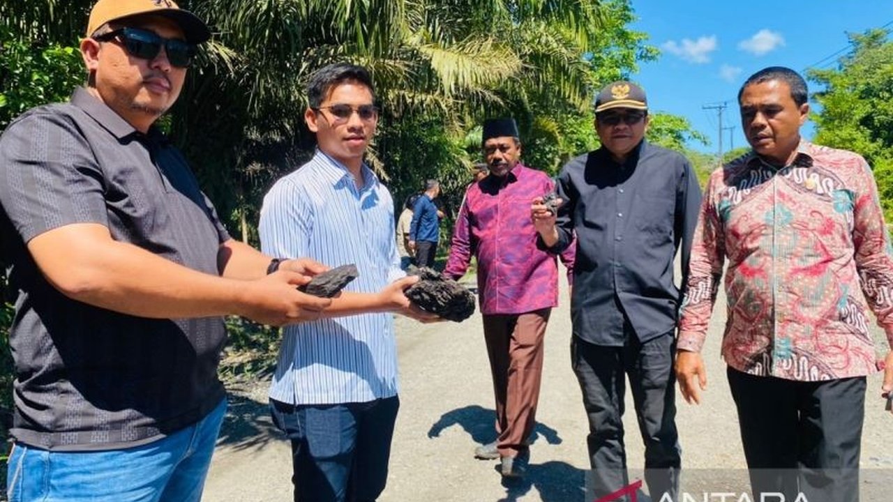 DPRK Aceh Barat Temukan Tumpahan Batu Bara di Jalan Raya, Bahayakan Warga!