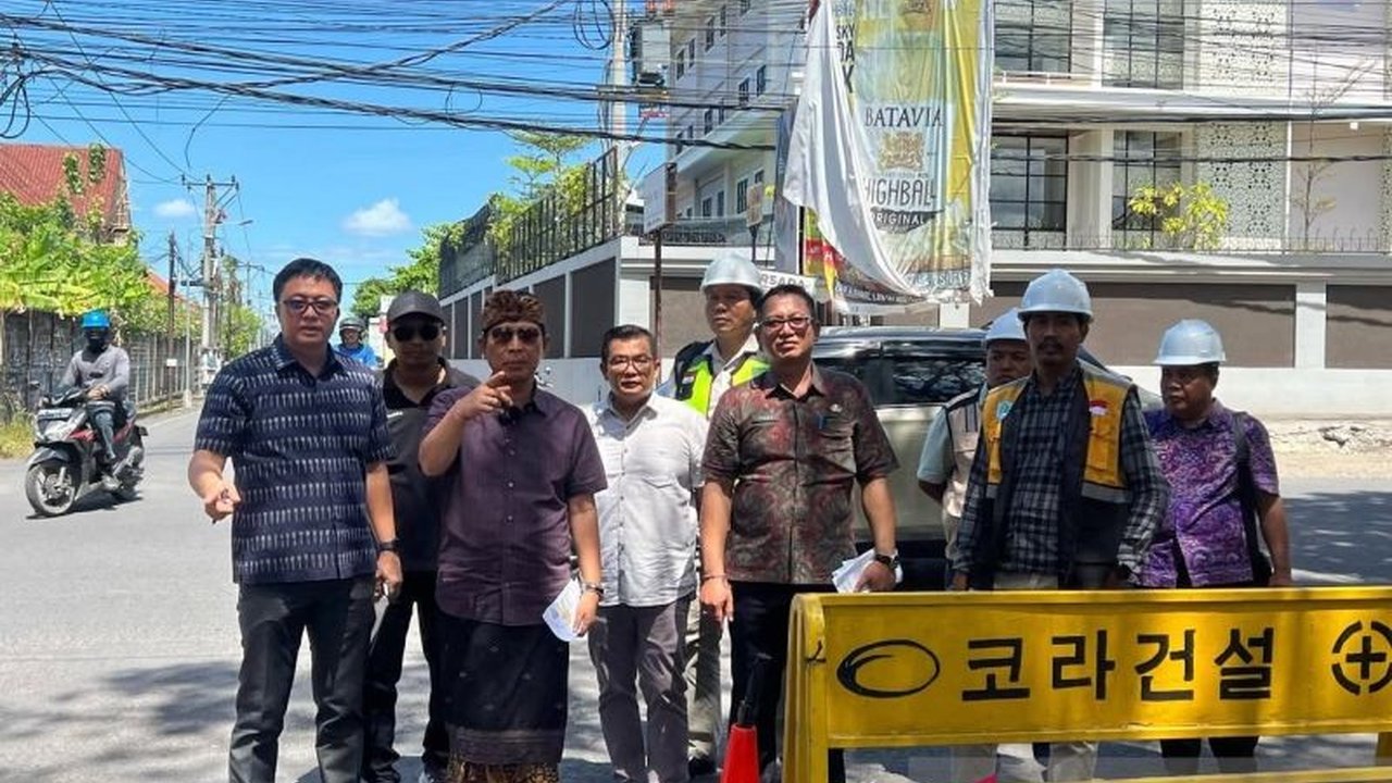 Pemkab Badung meningkatkan infrastruktur jalan di Pengubengan Kangin, Bali, dengan anggaran Rp23,98 miliar dari APBD 2025 untuk keamanan dan kenyamanan pengguna jalan.