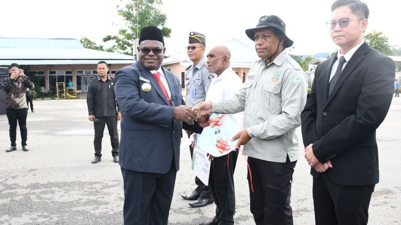 Pemerintah Provinsi Papua Tengah menyerahkan Kartu Otonomi Khusus Sehat (KO Sehat) dan satu unit ambulans kepada 226 warga binaan Lapas Kelas IIB Nabire, sebagai bentuk komitmen pemerataan akses layanan kesehatan.