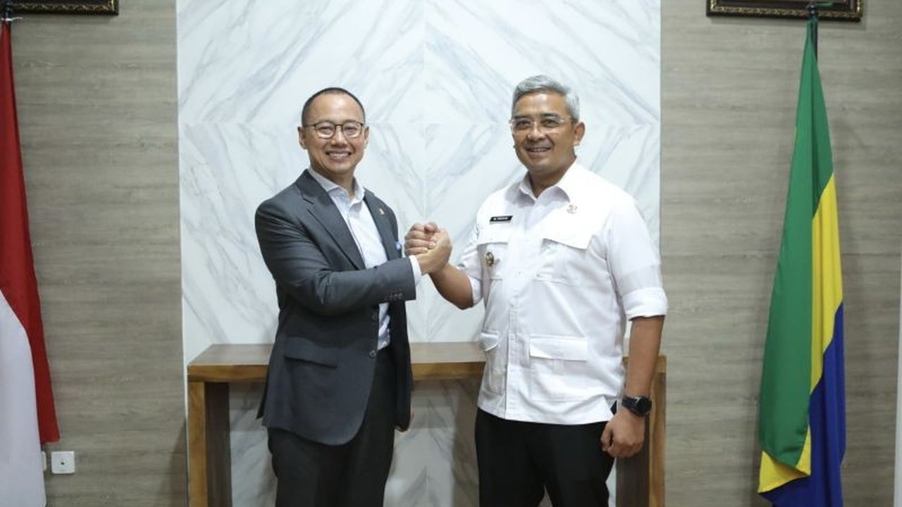 Wakil Ketua MPR RI, Eddy Soeparno, berkomitmen fasilitasi pemerintah daerah atasi masalah sampah dan kembangkan teknologi waste to energy untuk mengatasi 40 persen sampah yang tak tertampung di TPA.