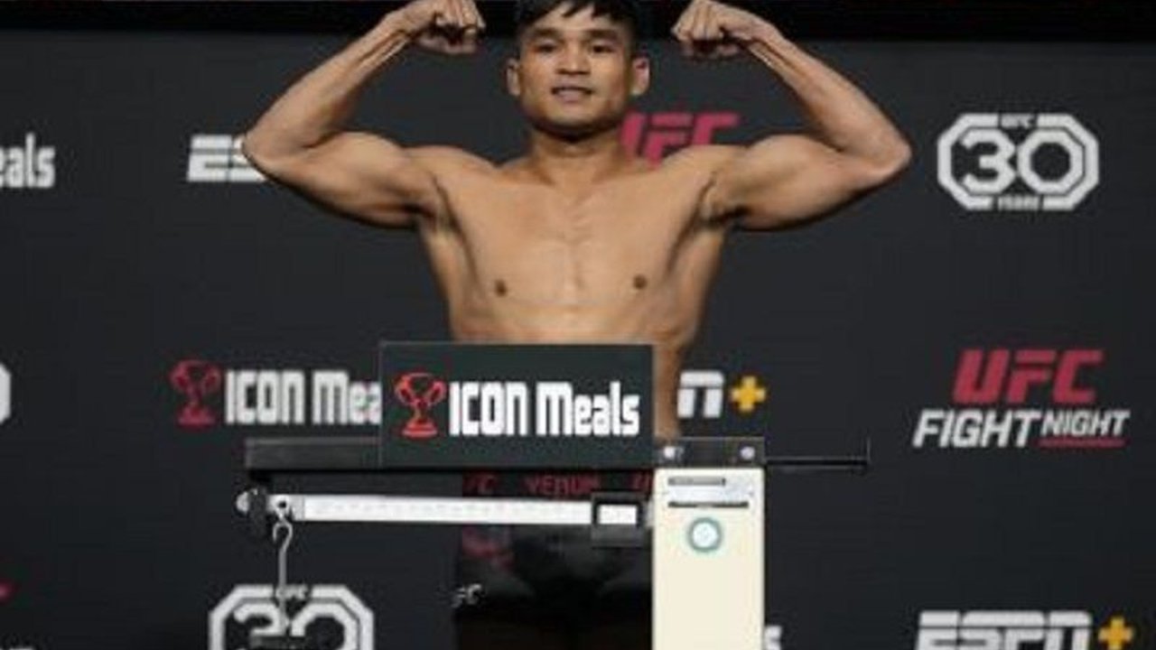 Petarung MMA Indonesia, Jeka Saragih, bersiap menghadapi Joo Sang Yoo di ajang UFC 316 di New Jersey, Amerika Serikat pada 8 Juni mendatang, setelah melewati perjalanan panjang dan penuh tantangan.