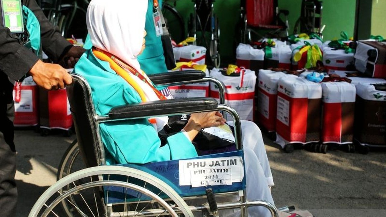PPIH Embarkasi Surabaya mengingatkan Jamaah Calon Haji (JCH) agar mematuhi aturan barang bawaan untuk keselamatan penerbangan dan kelancaran ibadah haji.