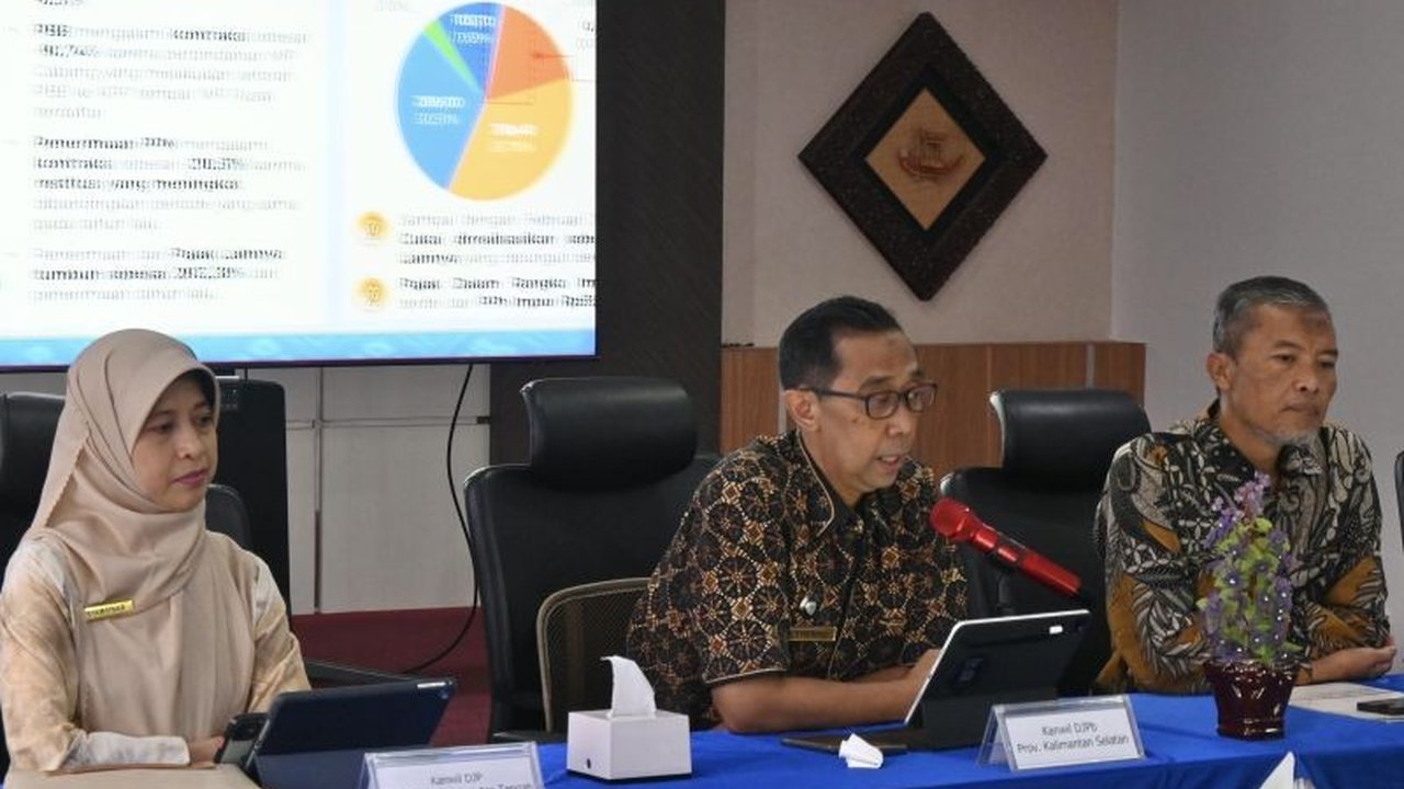 Kantor Wilayah DJPb Kalsel memastikan ekspor daerah tetap kuat meskipun Amerika Serikat memberlakukan tarif impor tambahan 32 persen, karena rendahnya ketergantungan Kalsel terhadap pasar AS.