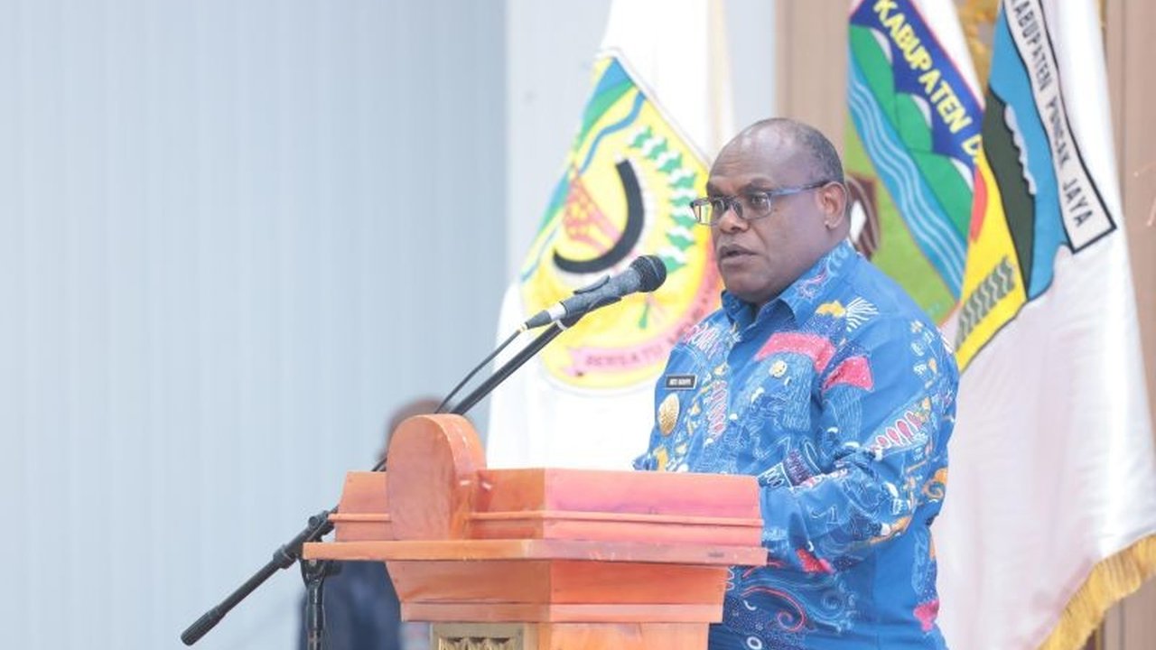 Gubernur Papua Tengah, Meki Fritz Nawipa, menekankan pentingnya penyusunan Rencana Tata Ruang Wilayah (RTRW) berbasis administratif untuk mengoptimalkan potensi wilayah, khususnya potensi karbon di area gambut terluas di Indonesia.