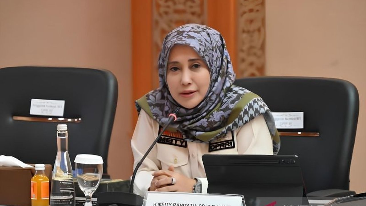 Anggota DPR, Meity Rahmatia, mendesak pemerintah memperketat pengawasan di tempat kerja untuk melindungi perempuan dan anak menyusul kasus kekerasan di Oriental Circus Indonesia.