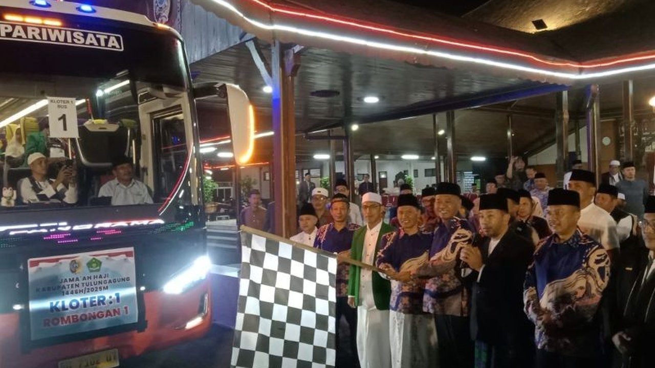 Sebanyak 872 jemaah calon haji (JCH) Tulungagung diberangkatkan ke Asrama Haji Surabaya, sementara 16 lainnya tertunda karena masalah visa dan kecelakaan.
