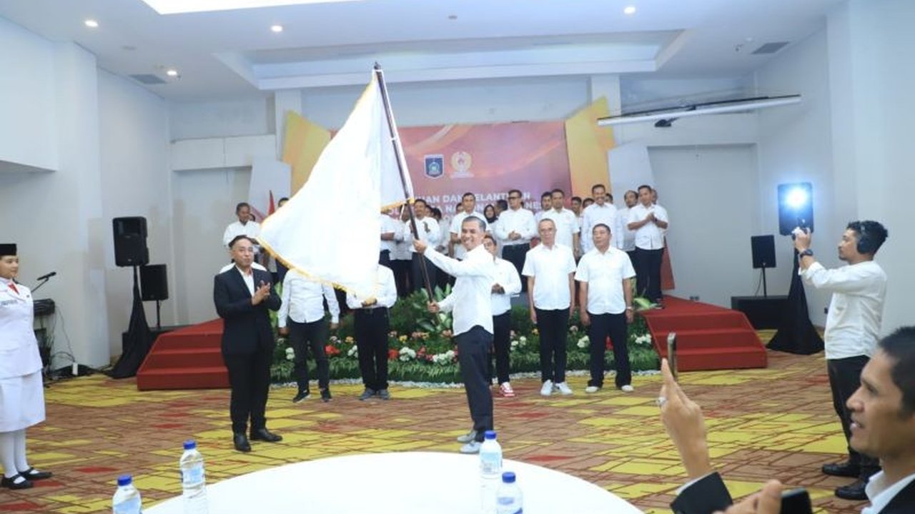 Lalu Firman Wijaya, Sekda Lombok Tengah, resmi menjabat Ketua Umum KONI Lombok Tengah periode 2025-2029 dengan target tiga besar Porprov NTB 2026 dan dukungan penuh untuk PON 2028 di NTB.