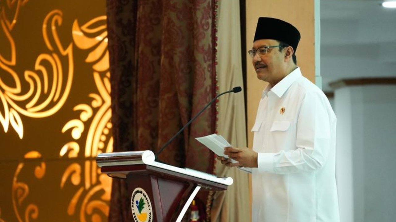 Menteri Sosial Saifullah Yusuf, atau Gus Ipul, bacakan puisi tentang toleransi dan persaudaraan dalam perayaan Paskah 2025 di lingkungan Kementerian Sosial.