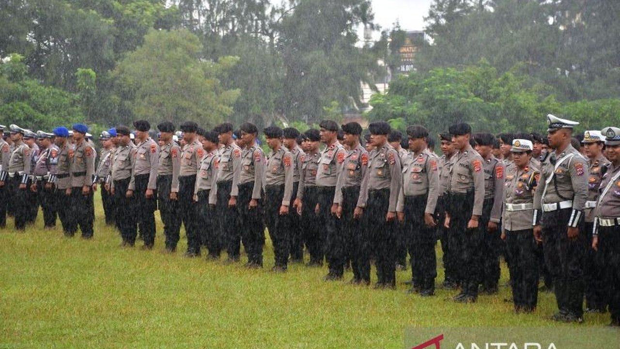 Polda NTT dan Polresta Kupang Kota siap siagakan 706 personel gabungan TNI-Polri untuk mengamankan peringatan Hari Buruh Internasional atau May Day 2025 di Kupang, Nusa Tenggara Timur.