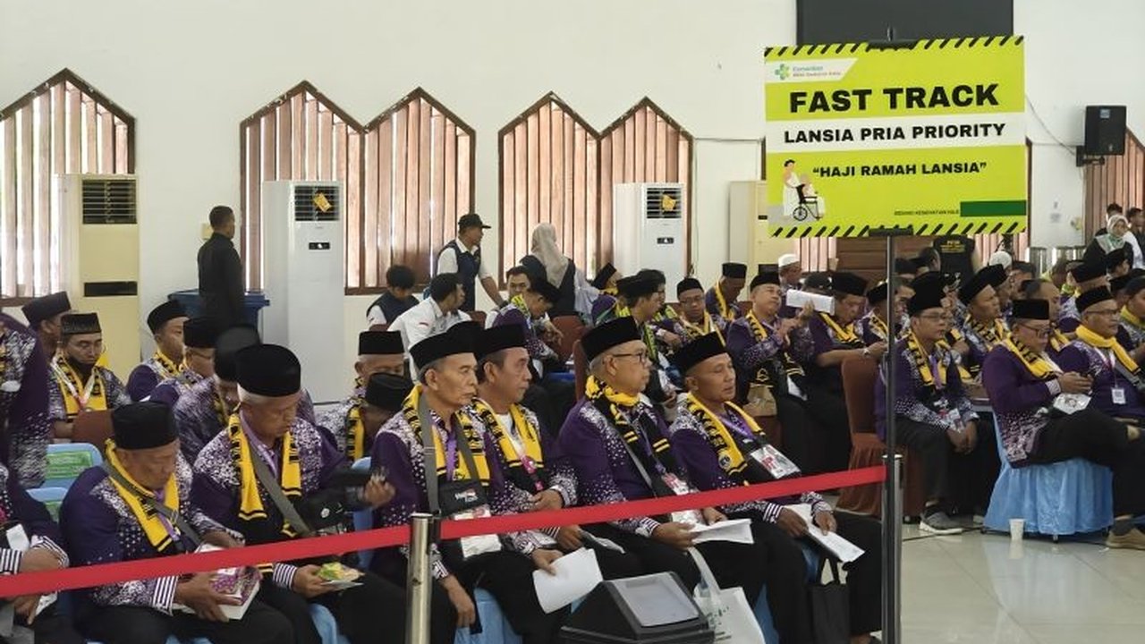 Kementerian Agama (Kemenag) mengimbau jamaah haji Indonesia untuk waspada cuaca panas ekstrem di Arab Saudi selama musim haji 2025, terutama saat puncak ibadah wukuf di Arafah.