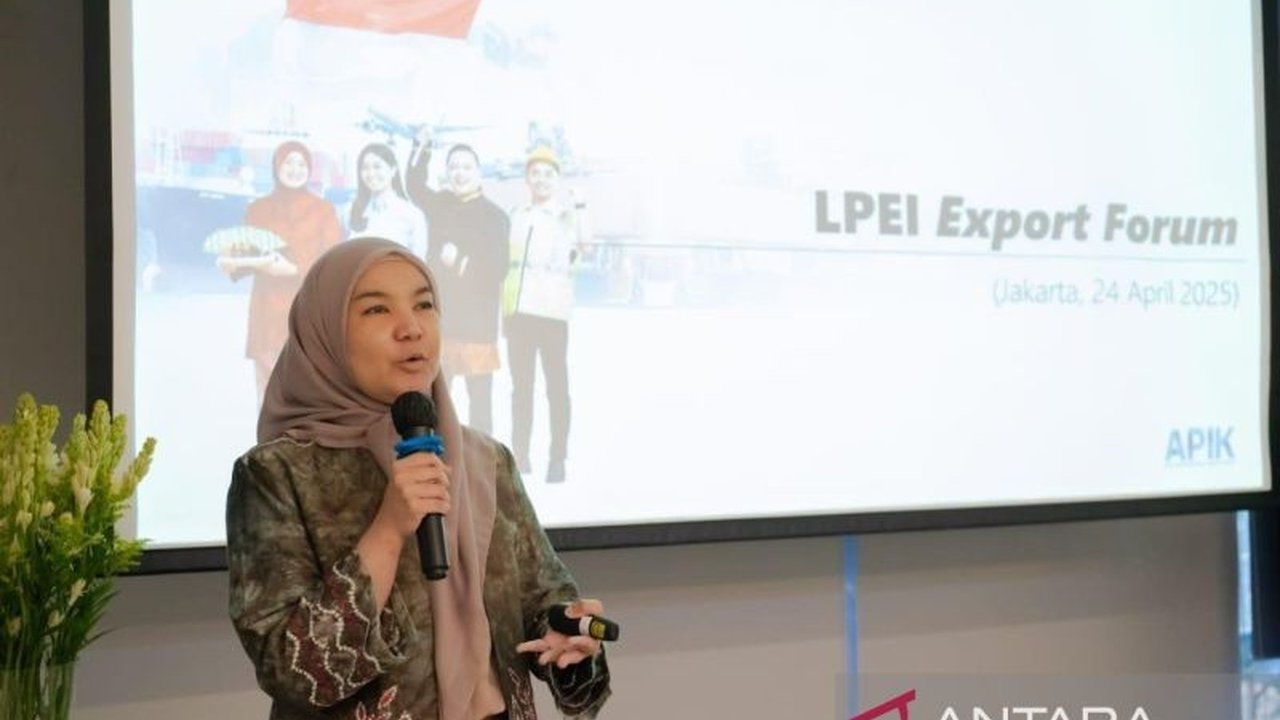 Indonesia Eximbank melihat peluang ekspor yang signifikan di tengah perang dagang AS-China, terutama pada komoditas seperti minyak sawit dan produk rumah tangga ke pasar BRICS dan TPP.