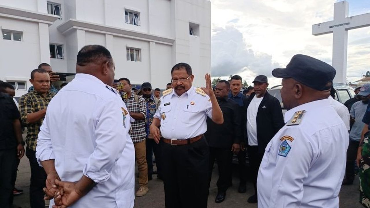 Pemerintah Provinsi Papua Pegunungan menyalurkan 100 ton beras untuk membantu warga 31 distrik di Kabupaten Jayawijaya yang terdampak banjir dan tanah longsor.