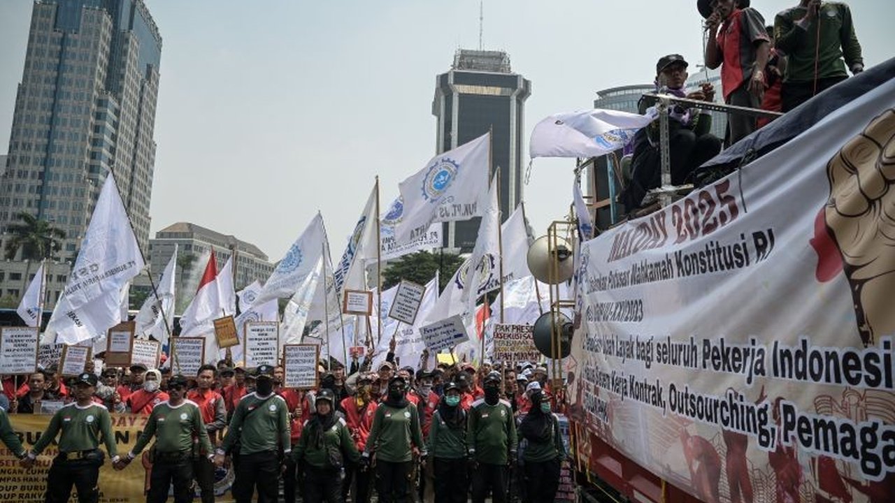 Tren global membuka akses kepemilikan saham perusahaan bagi buruh, menawarkan model ekonomi yang lebih adil dan demokratis, seperti yang diterapkan di India dan Spanyol.