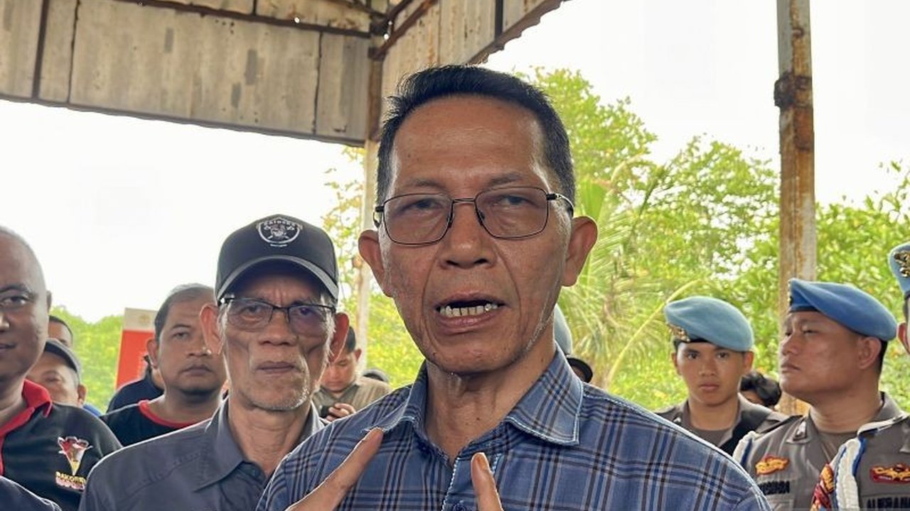 Wali Kota Batam, Amsakar Achmad, tekankan pentingnya dialog terbuka antara buruh, pengusaha, dan pemerintah untuk menciptakan iklim investasi yang sehat dan menarik investor.